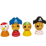 Max et Doudou vous proposent Jeux de société L'île aux pirates Ludo;  Dans ce jeu classique en bois, quatre figurines pirates de couleurs différentes s'affrontent. Le jeu peut être rangé rapidement dans une boîte en bois pratique. Ce jeu classique ne devrait manquer dans aucune chambre d'enfant !